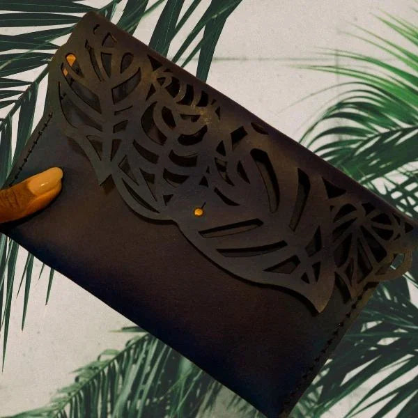ILUNDI CLUTCH