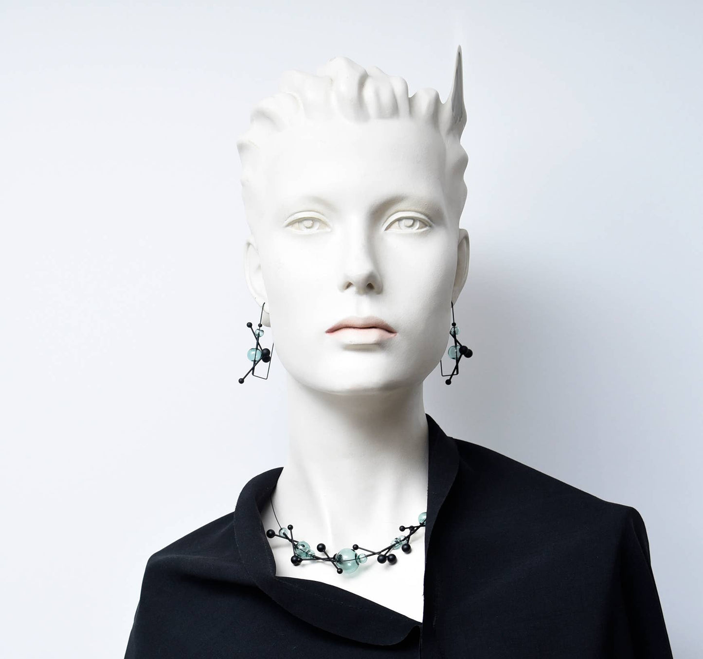 Vevé Necklace