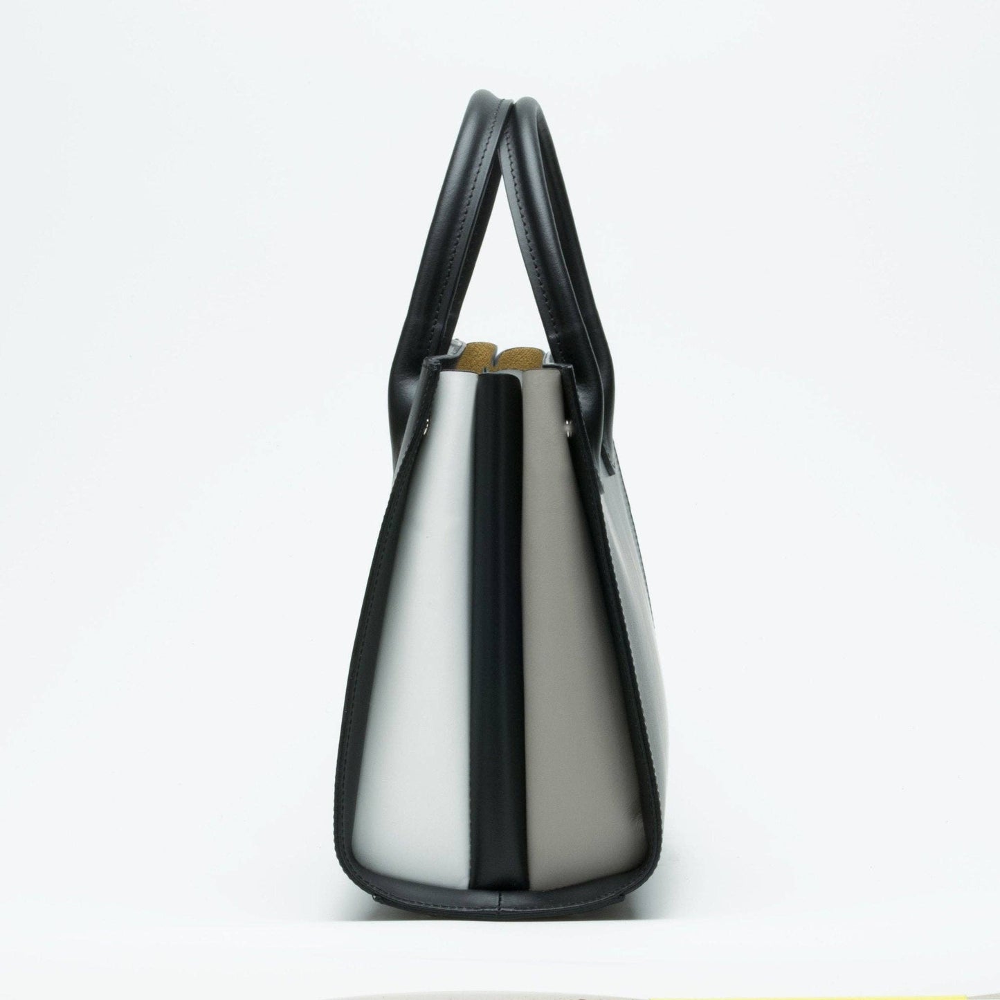 Venice leather - black