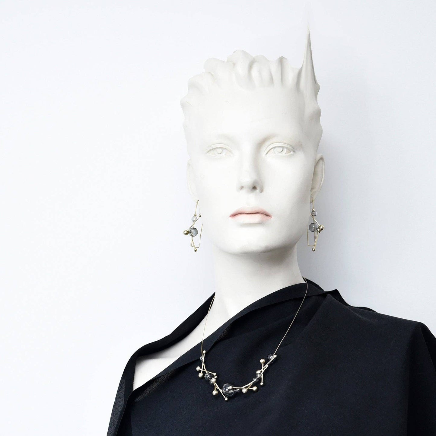 Vevé Necklace