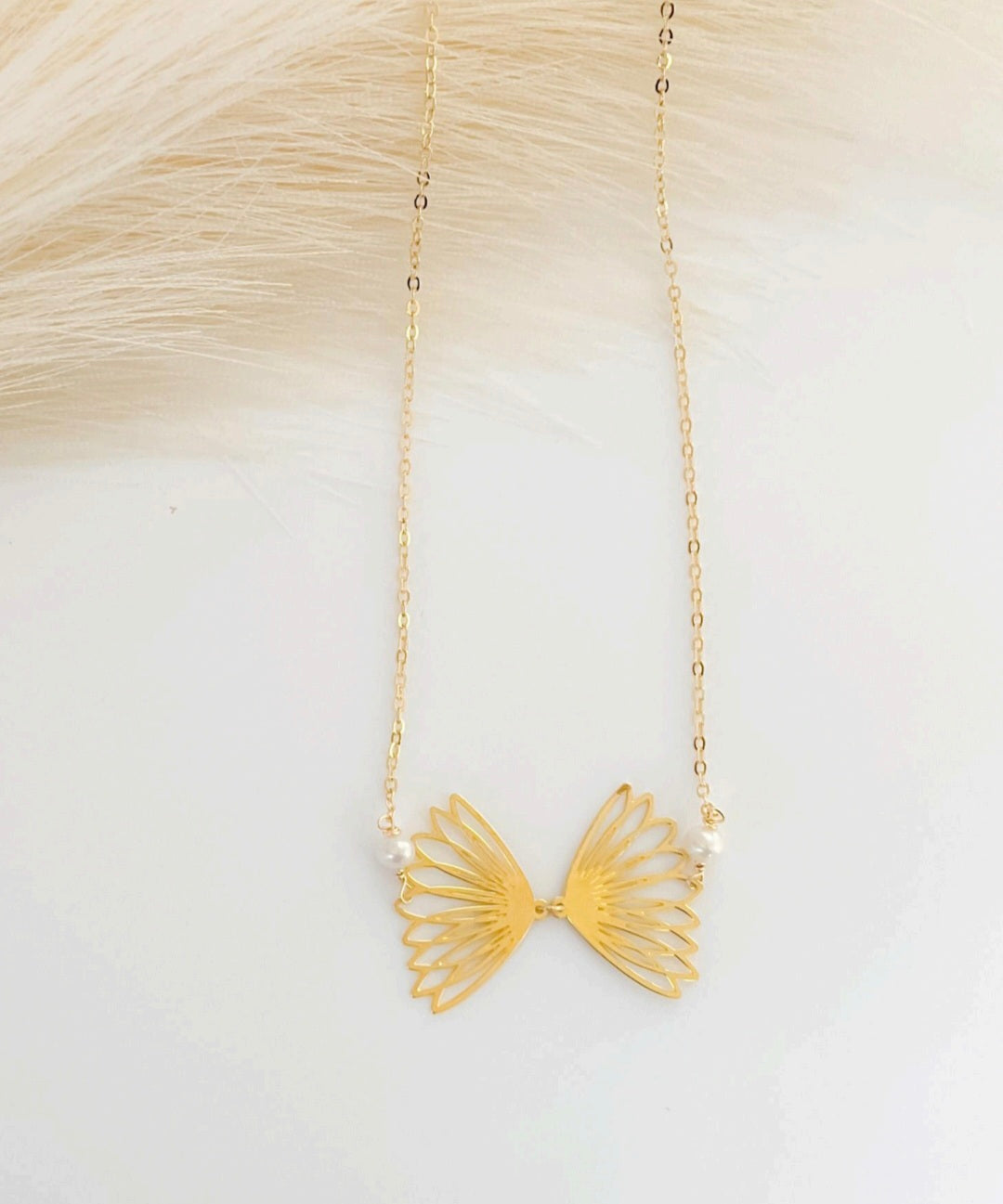 Tulip Butterfly with Pearls Necklace