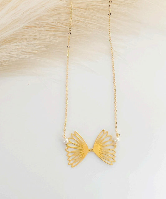 Tulip Butterfly with Pearls Necklace